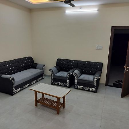 Shiv Shakti Homestay Удджайн Екстер'єр фото